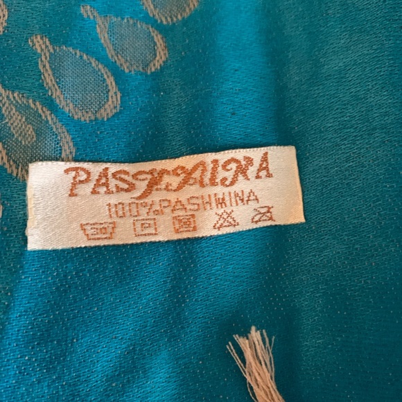 Pashmina - Picture 2 of 3